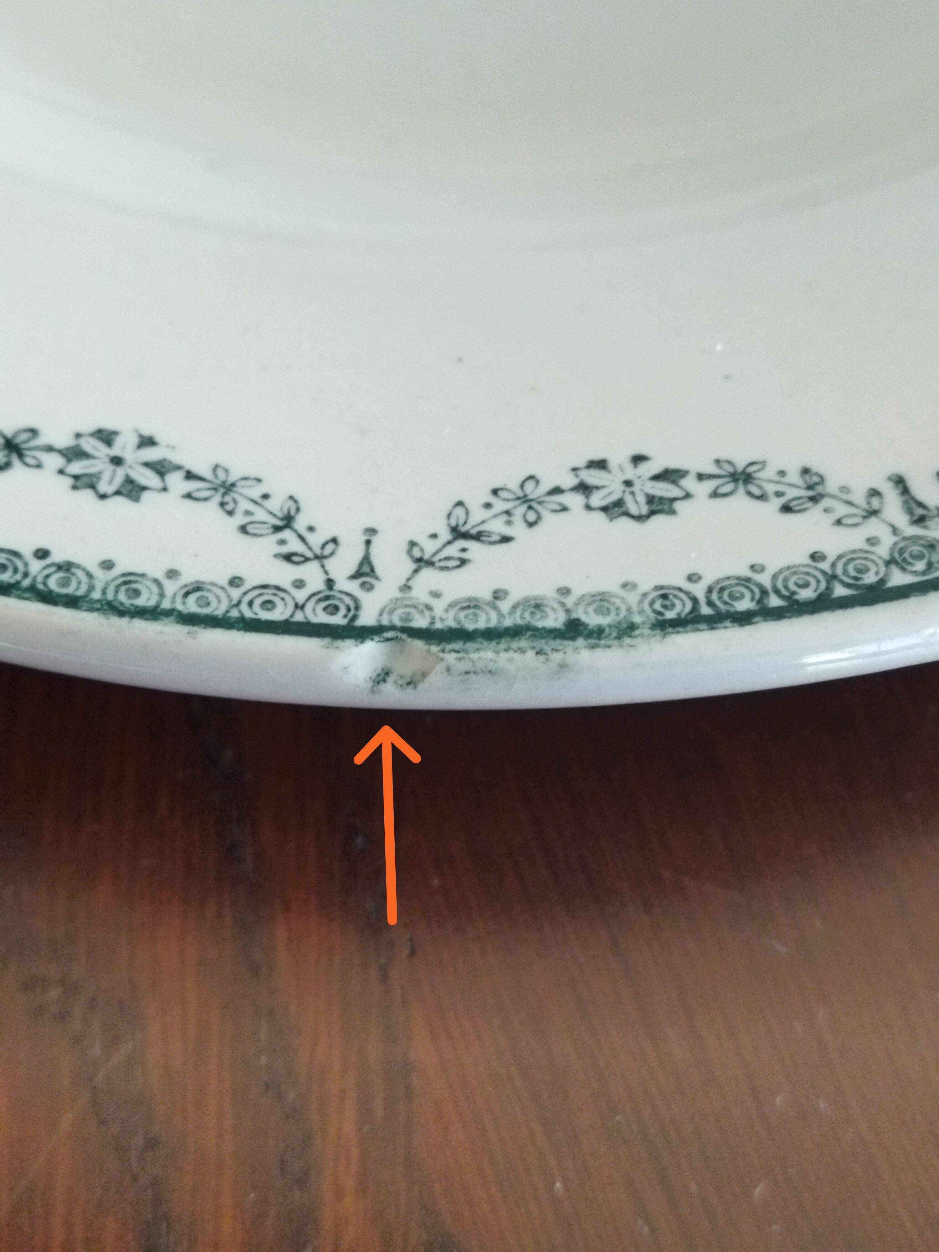 8 iron earthenware plates (St Amand Hamage HB & Cie Sarreguemines Digoin)