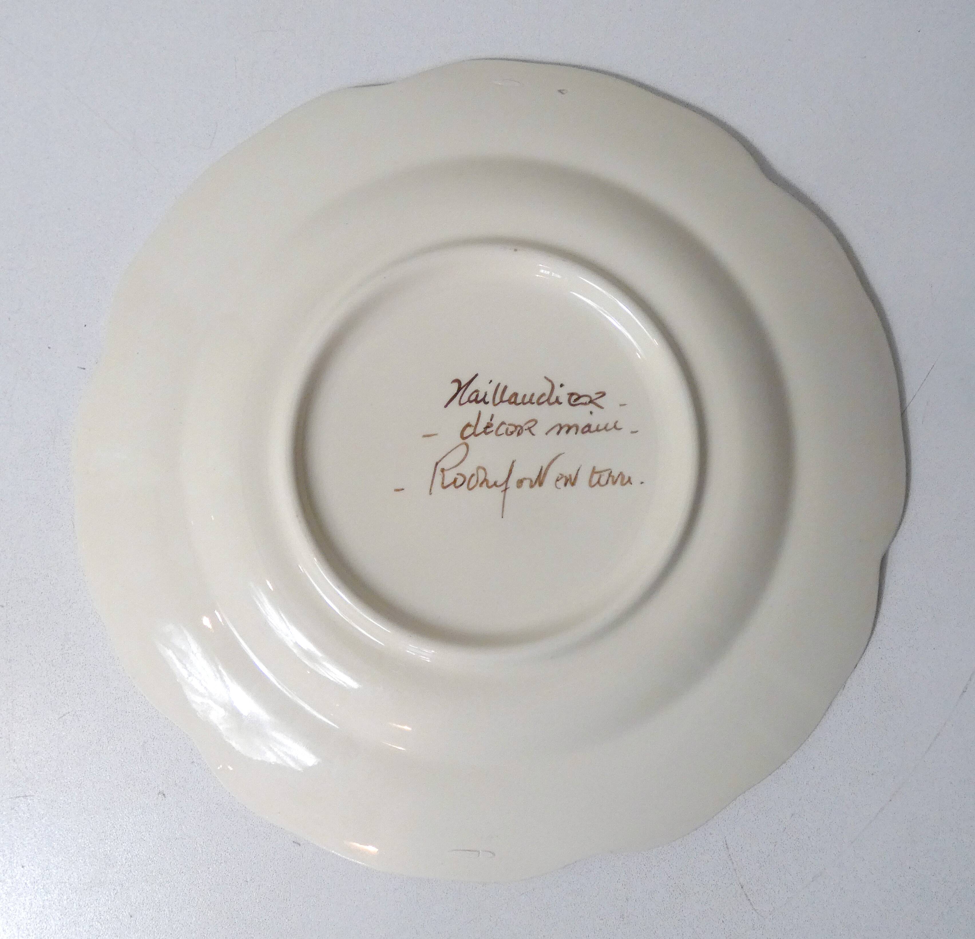 Flat plate signed Taillandier Rochefort en Terre