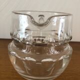 Cruche en verre taillé avec anse