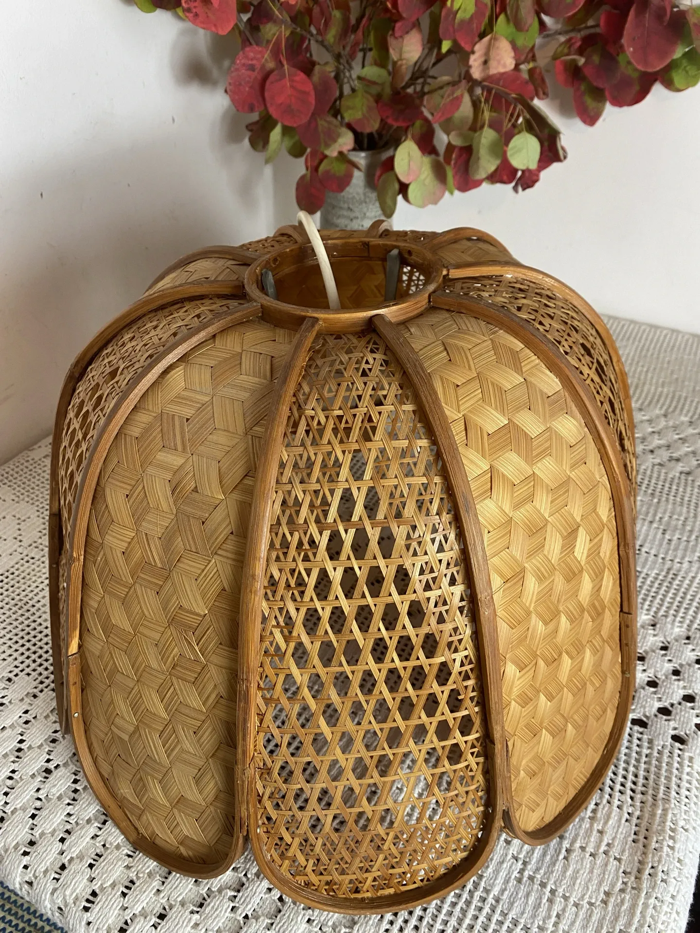 Suspension made of rattan and wicker