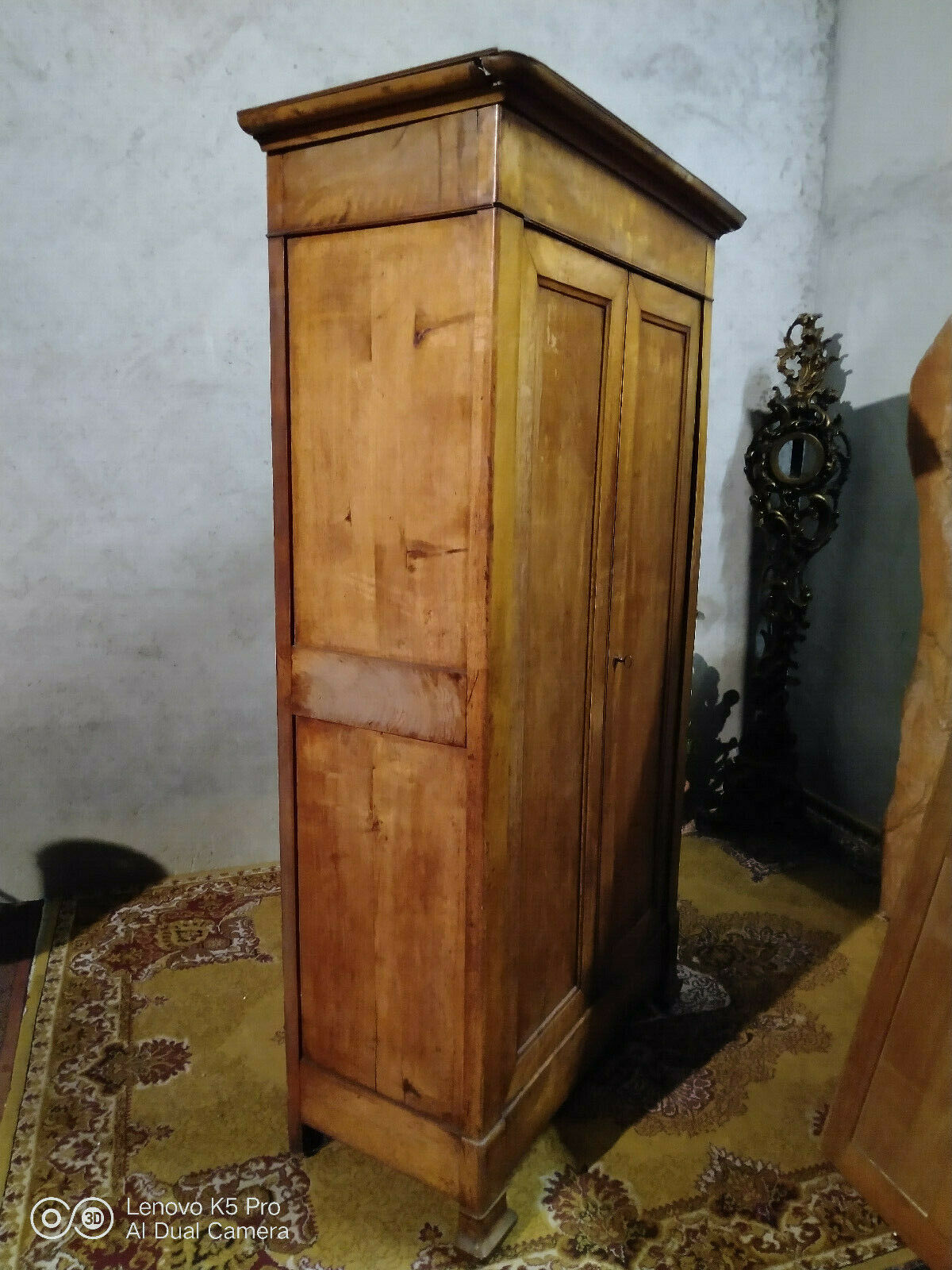 Louis Philippe walnut cabinet 19th-century