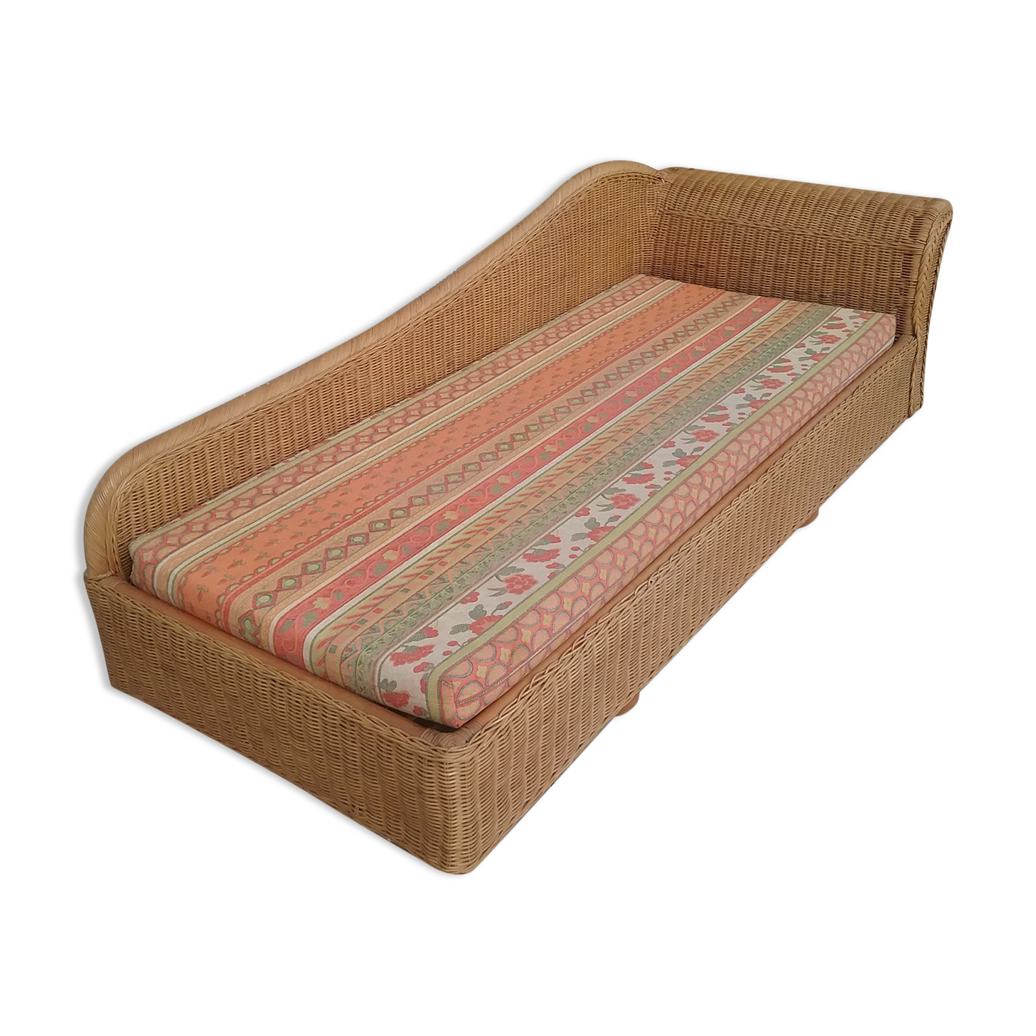Rattan daybed