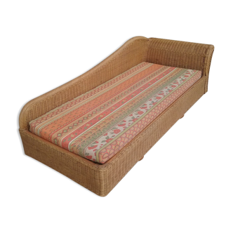 Rattan daybed