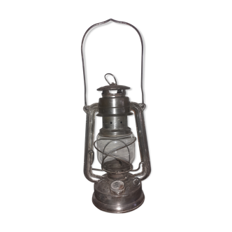 Lantern Fueur Hand