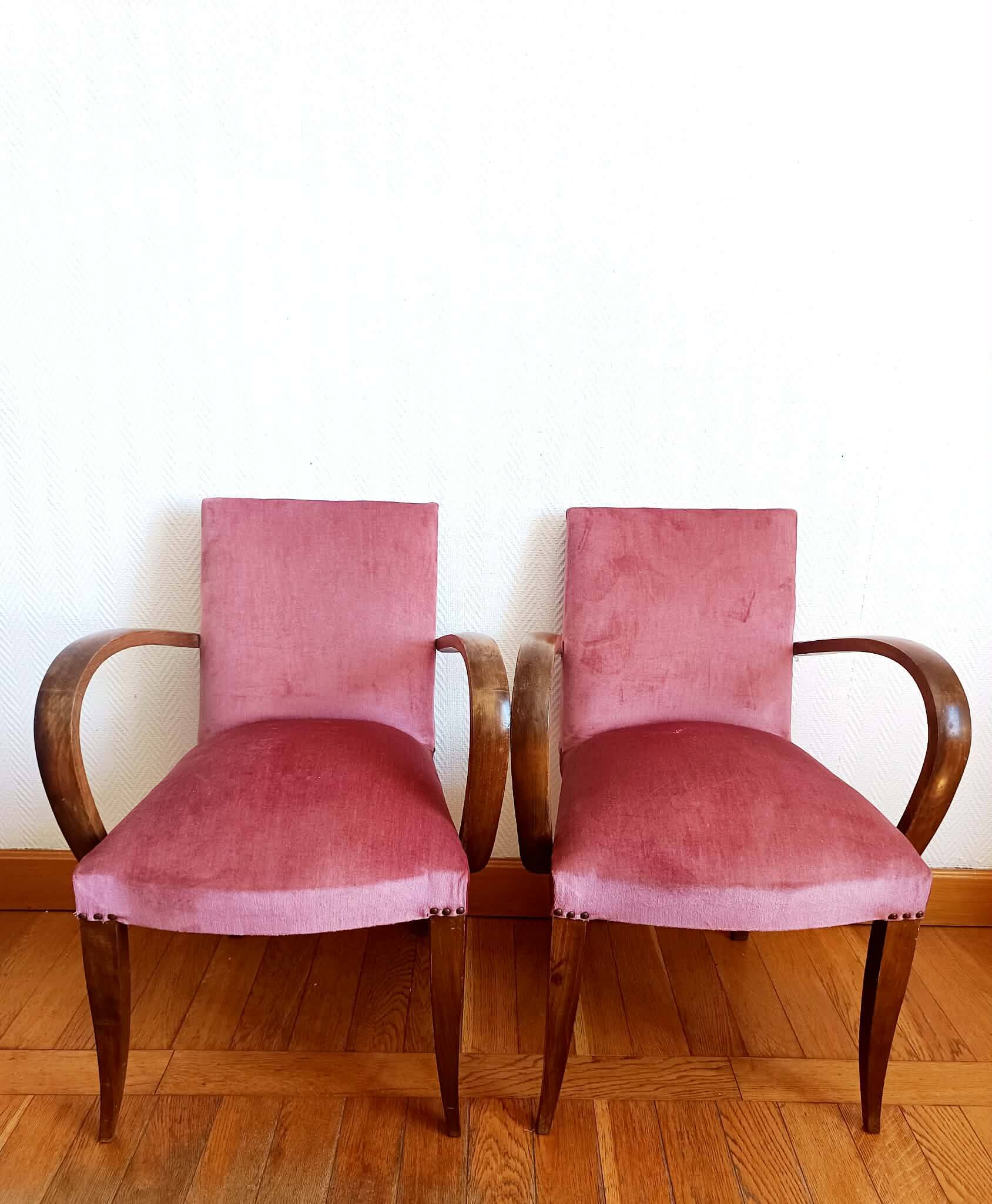 Paire de fauteuils moustache velours rose art déco