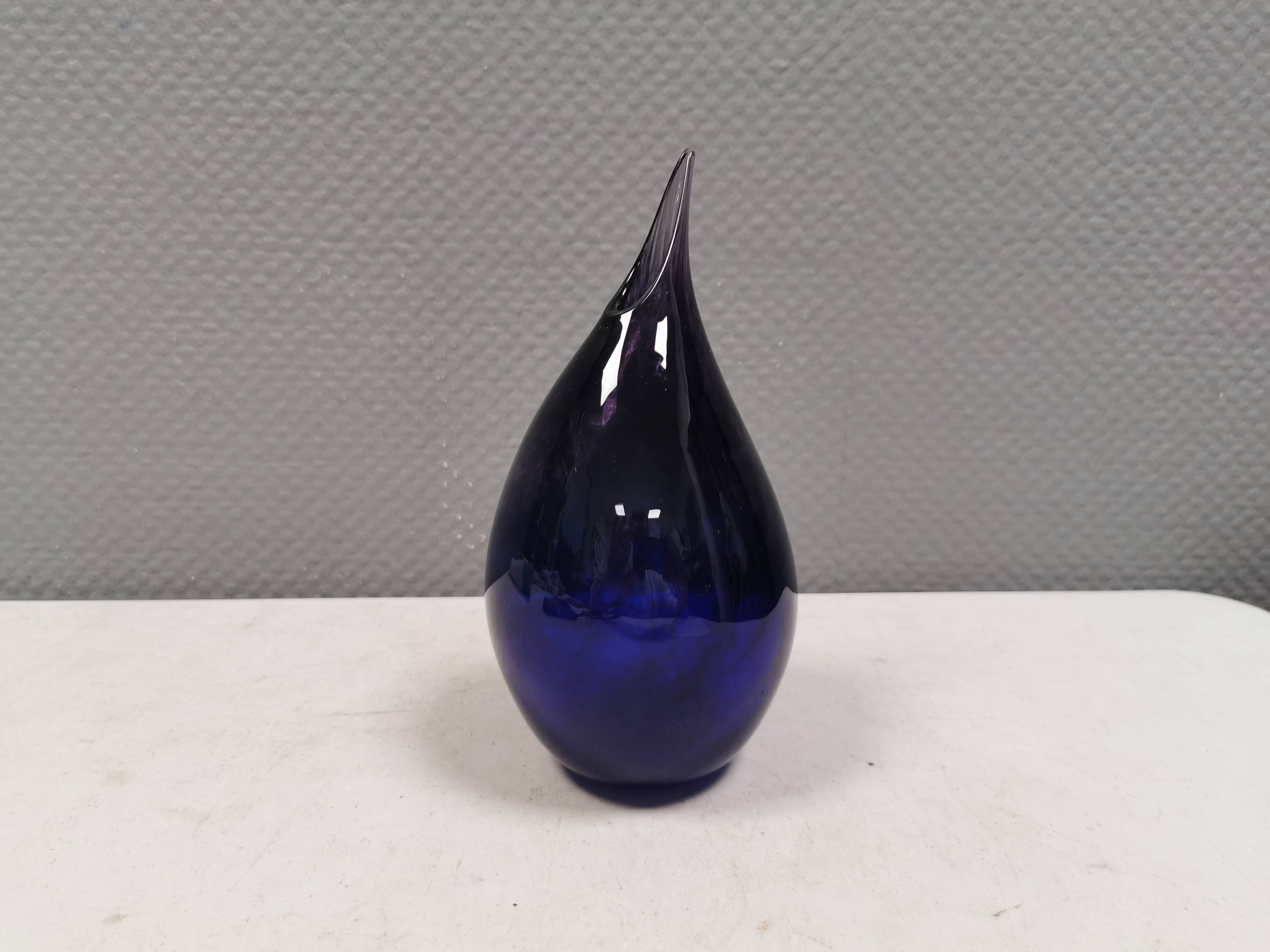 Handmade/mouth blown drop vase, Finland or Sweden 1970s