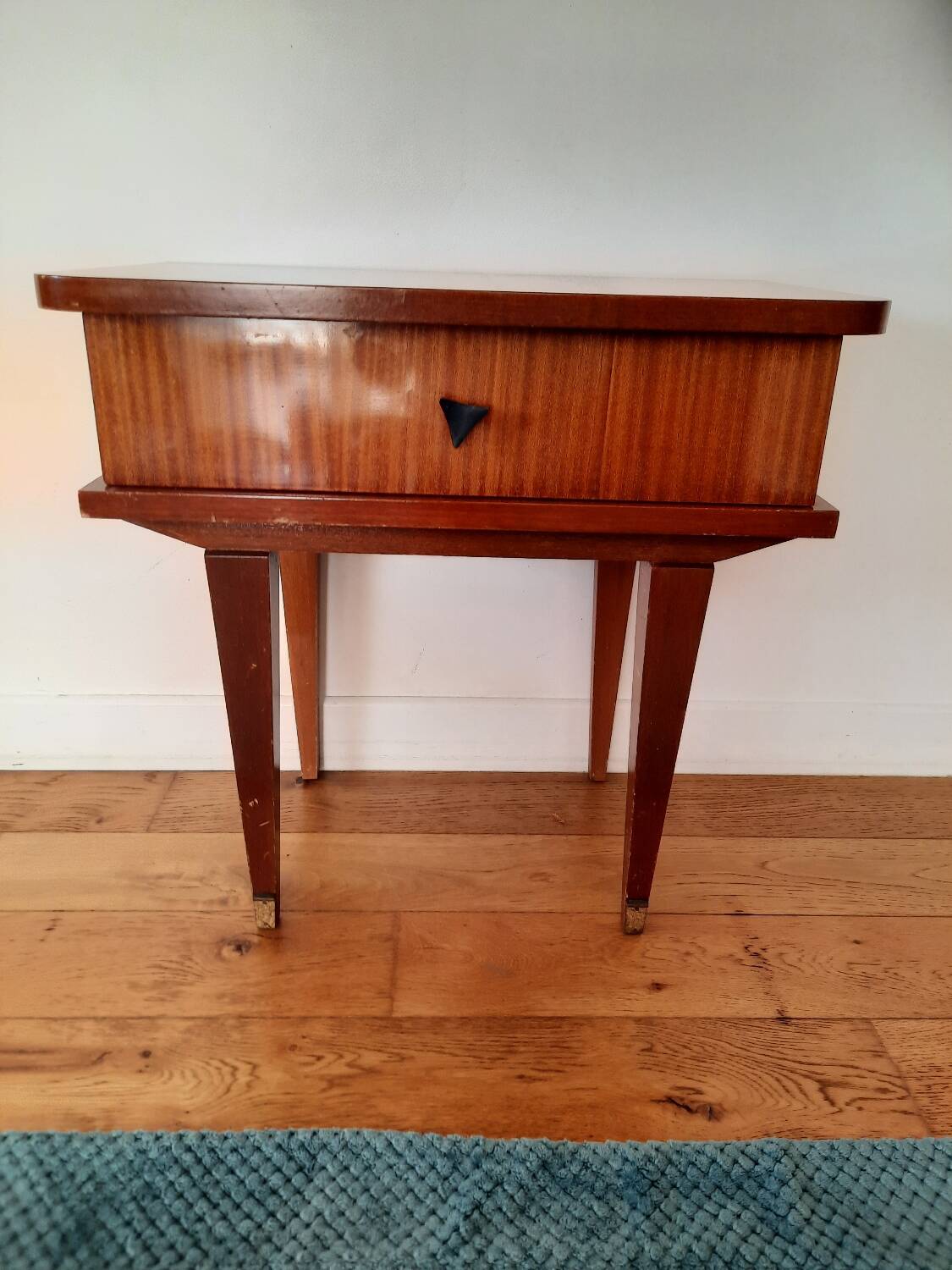Petit meuble-chevet vintage pieds compas
