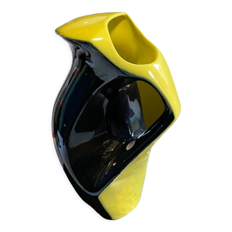 Black and yellow pitcher Ceramidi