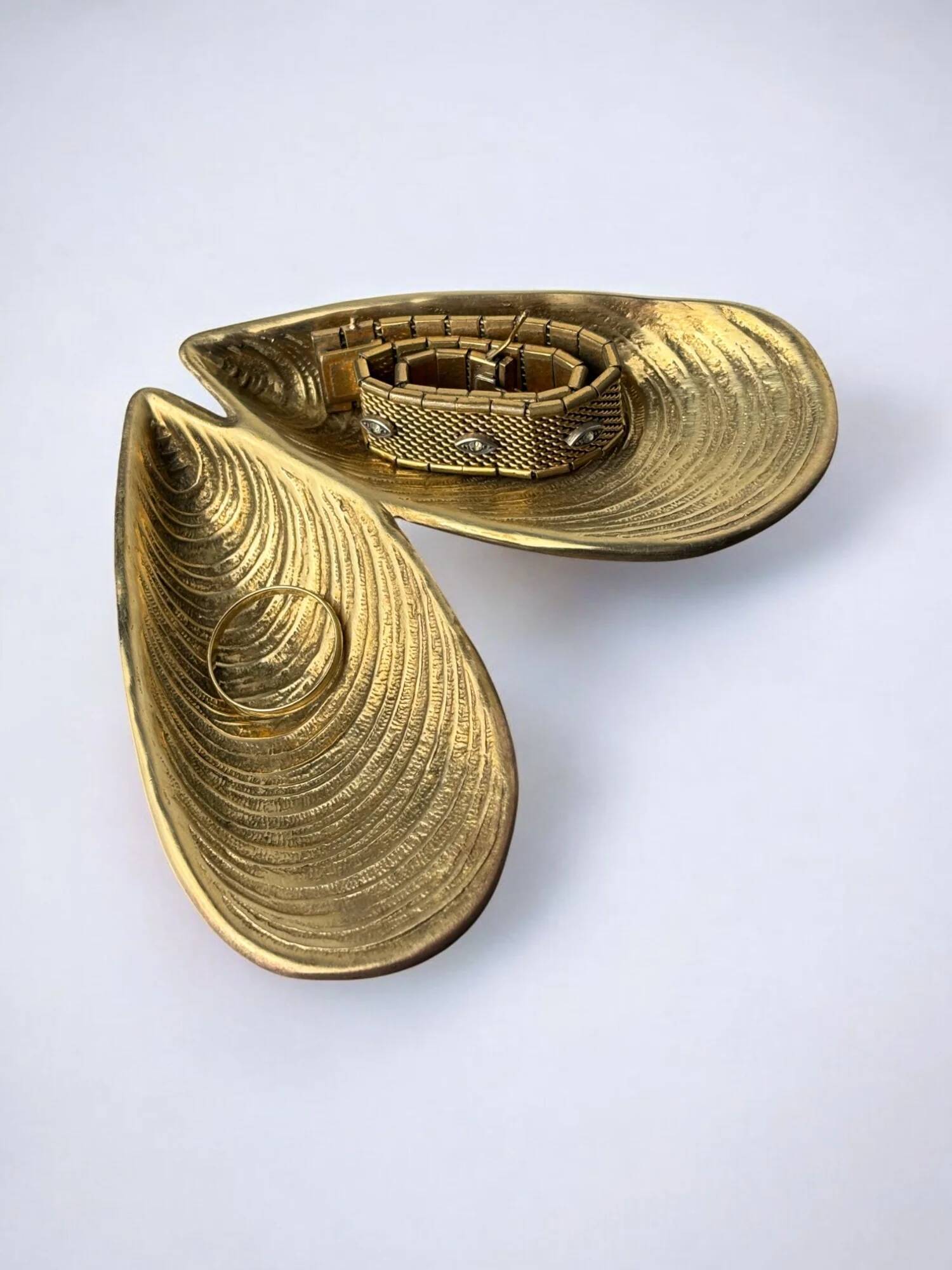 Mussel shell vide-poche in bronze, Italy, 1970s