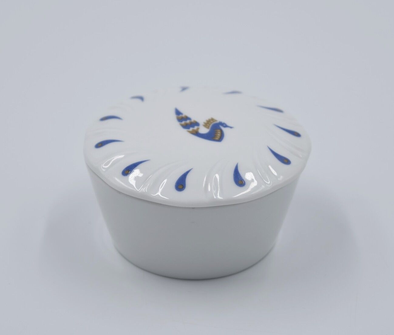 Porcelain candy box decor by Jean Picard le Doux for Air France Bernardaud Limoges