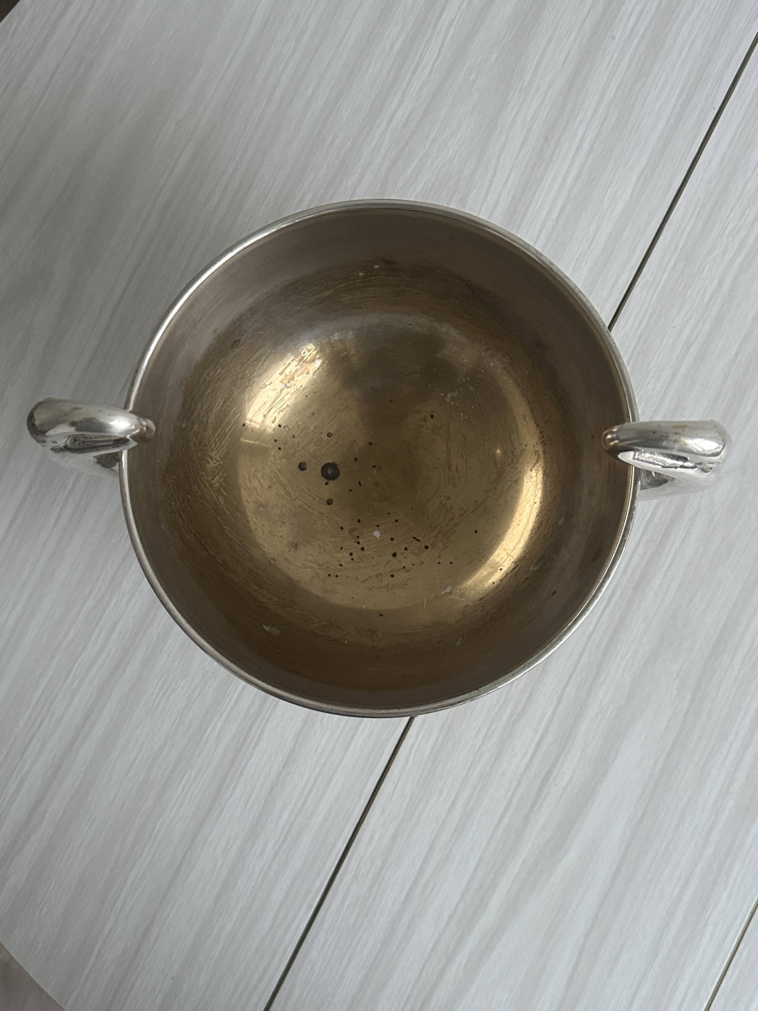 metal swan handle cup