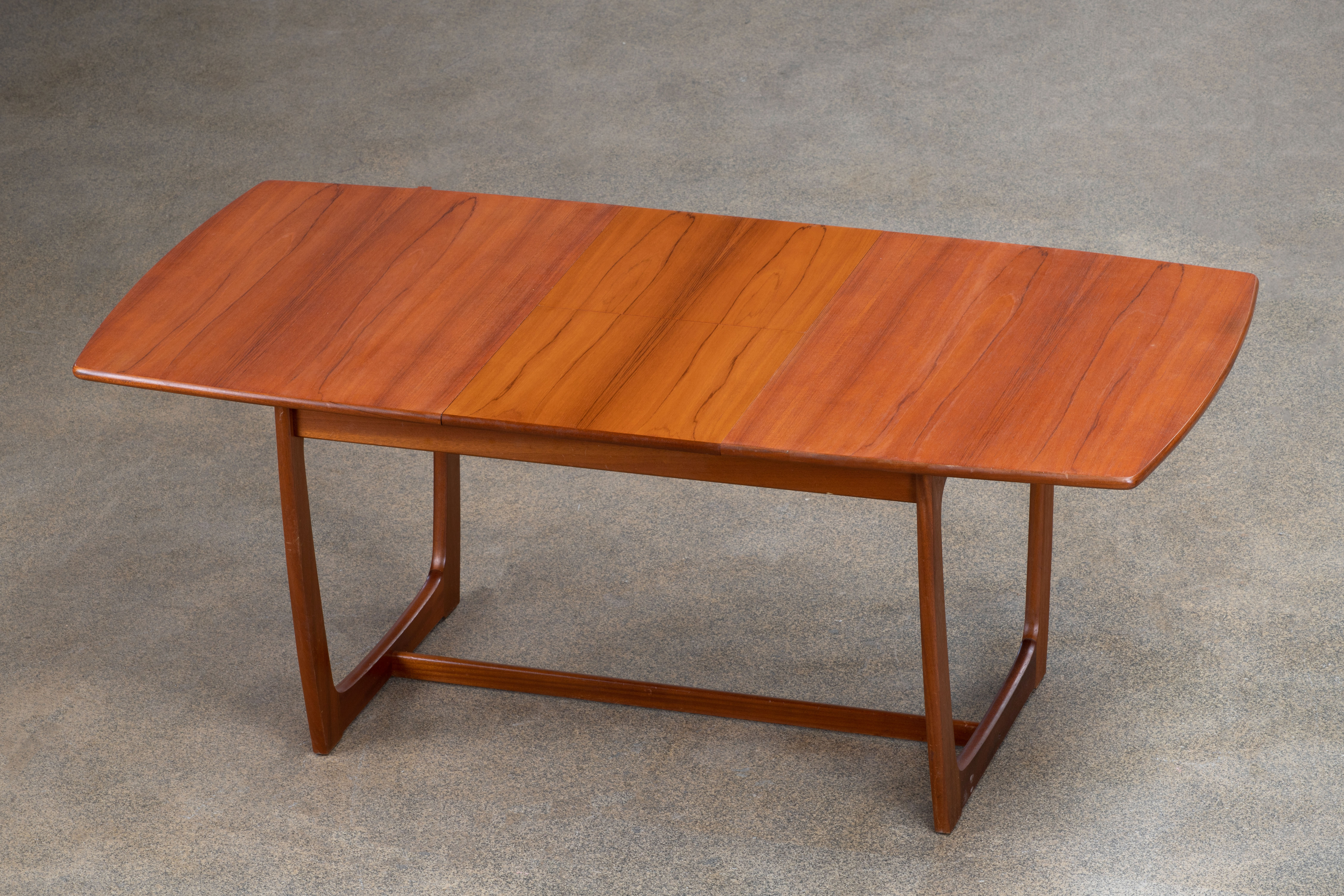 Vintage scandinavian table – 136 cm