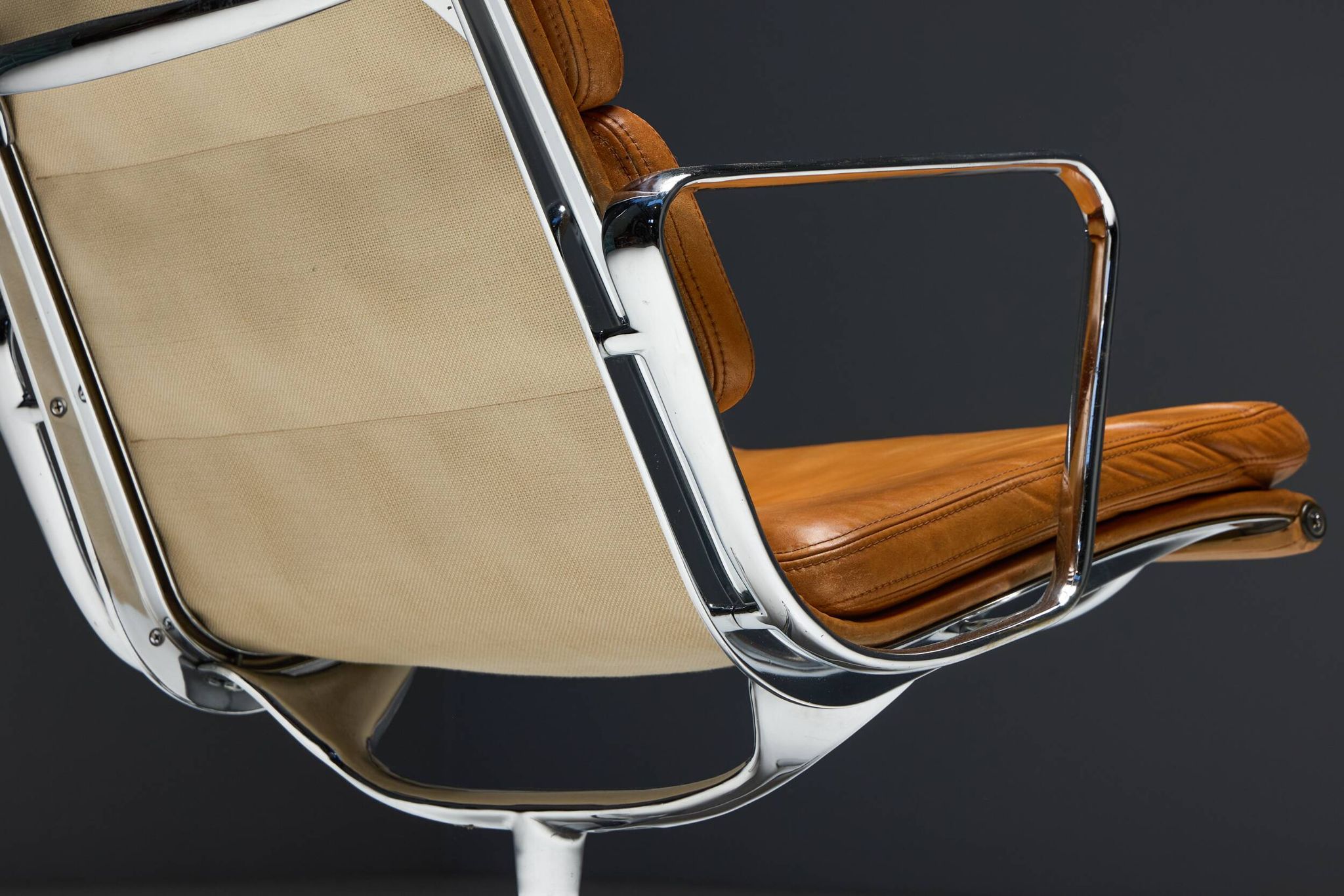 Chaise Soft Pad EA216 par Charles et Ray Eames, États-Unis, 1969