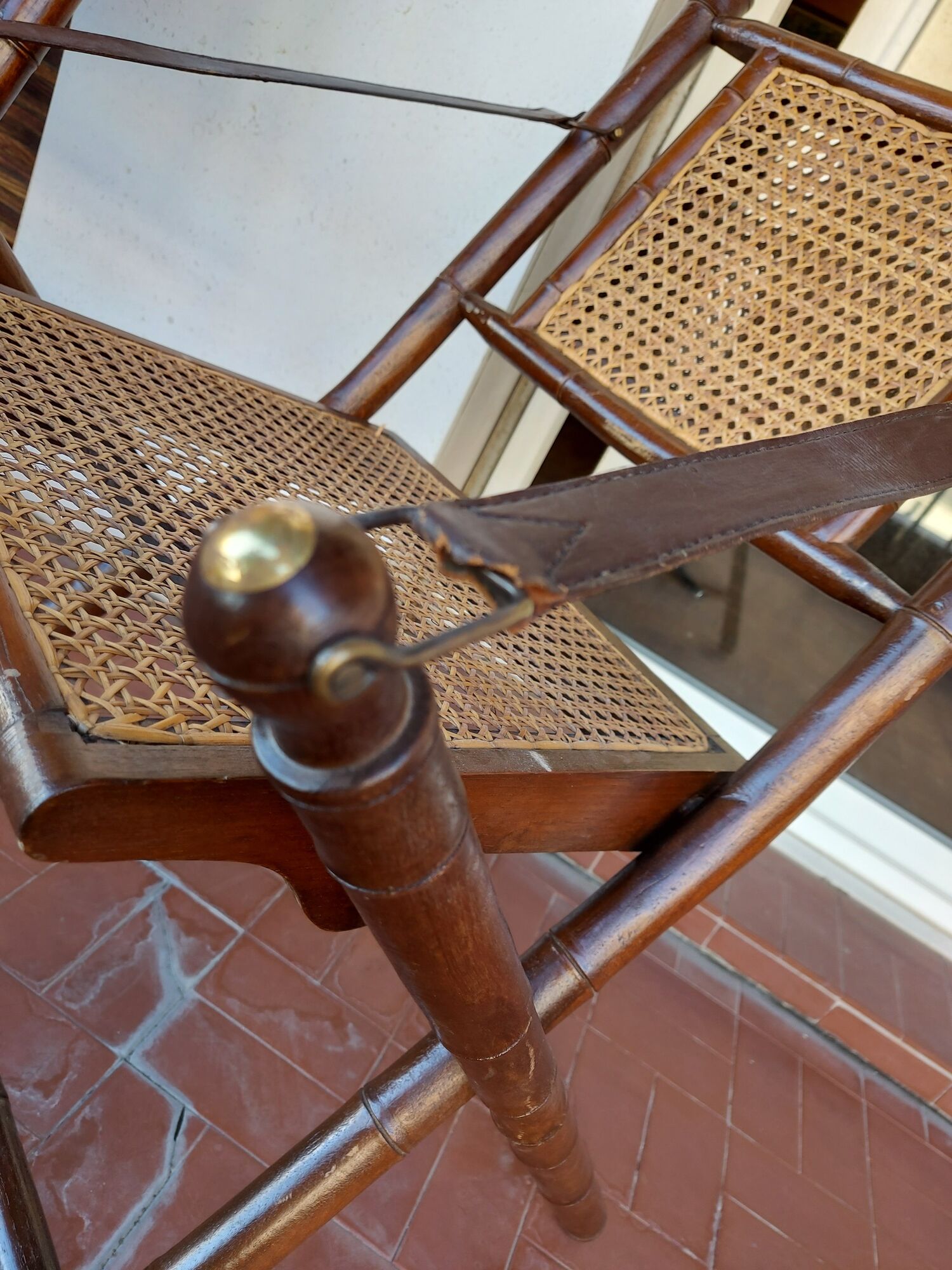 Set of 4 folding chairs old colonial style