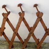 Bamboo accordion coat reck