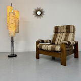 Vintage 1970s design armchair made of wood and fabric.