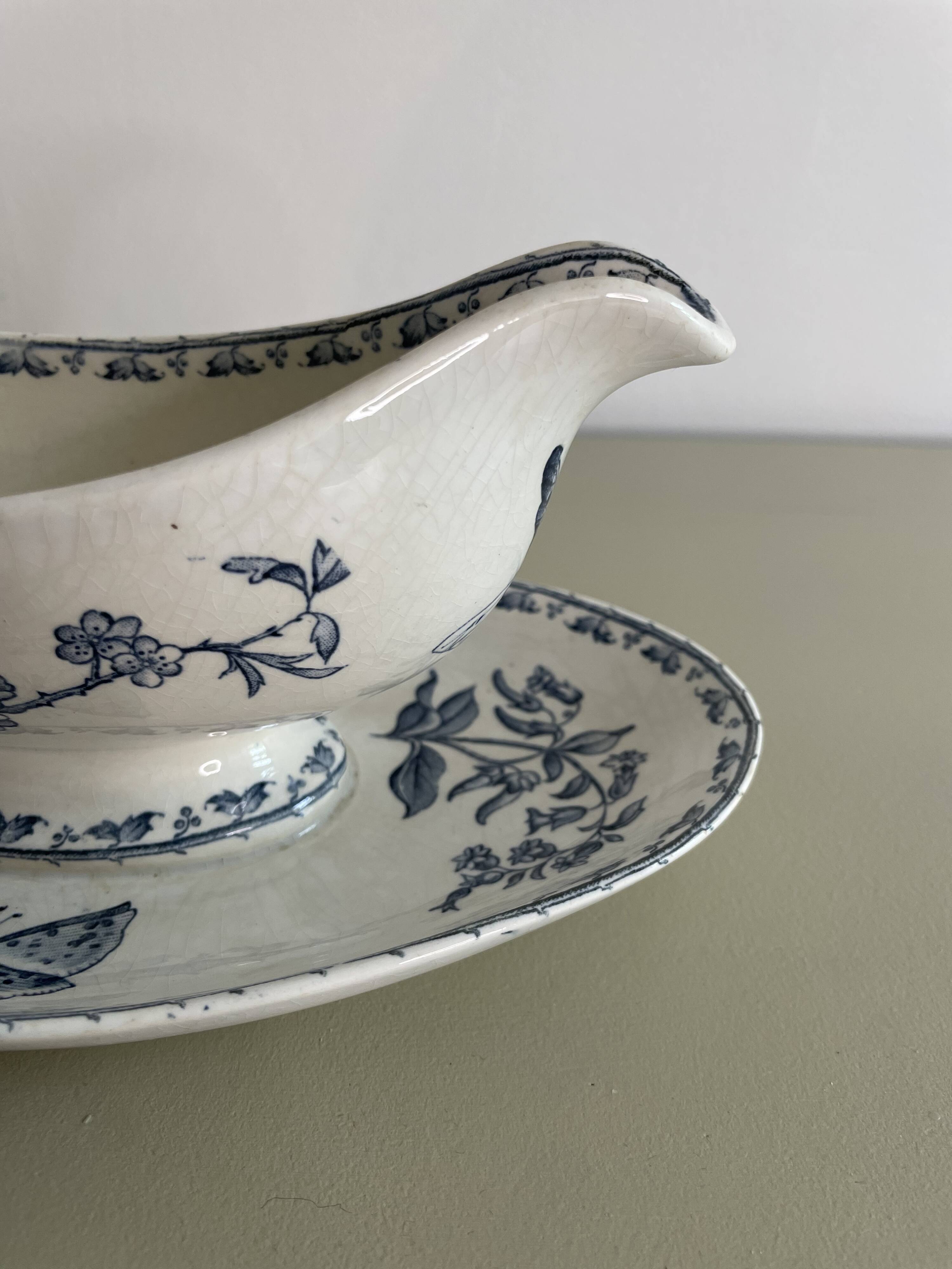 Sauce boat in blue iron earth Sarreguemines model Carmen