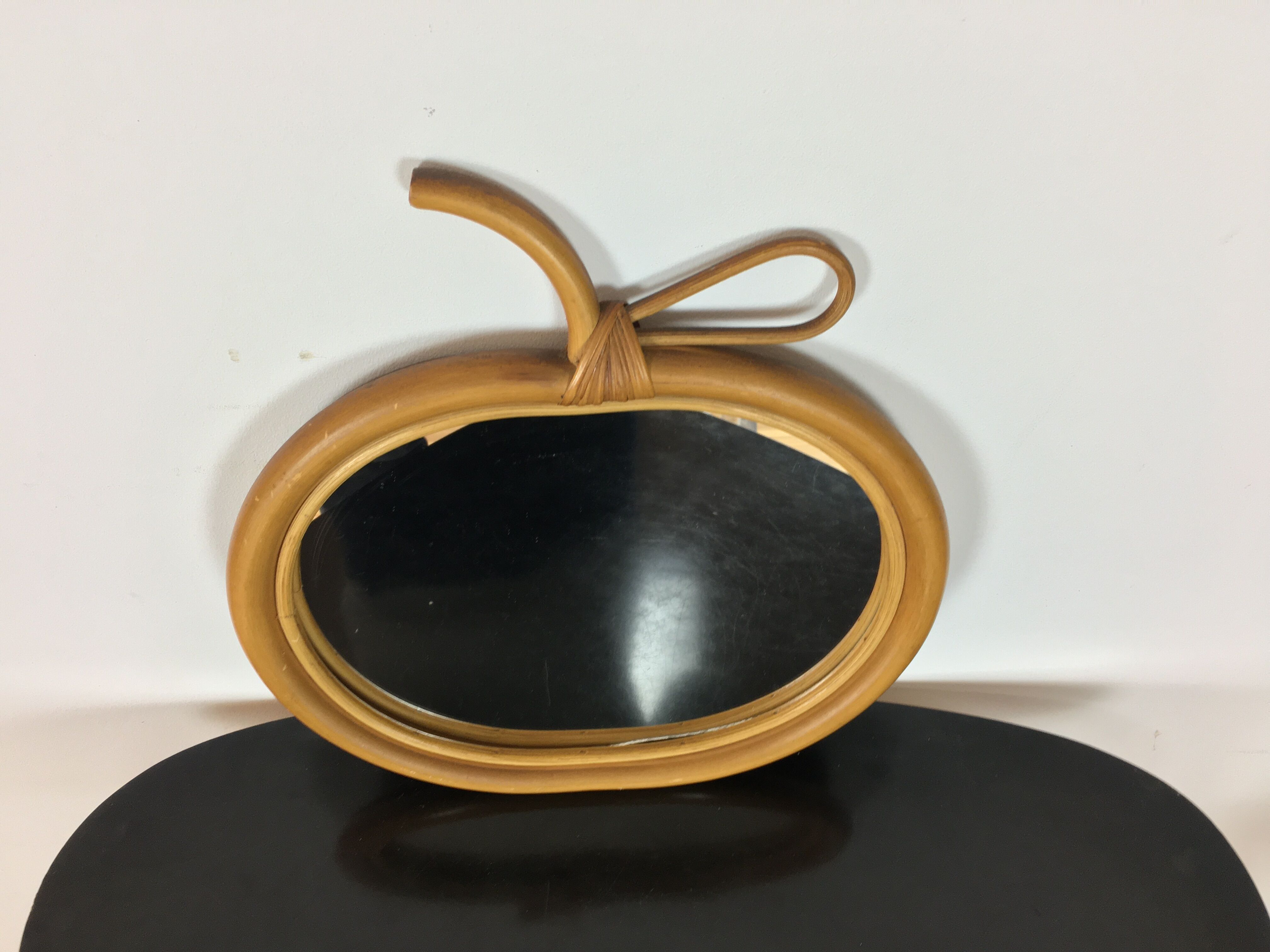 Mirror apple rattan 32 x 33 cm