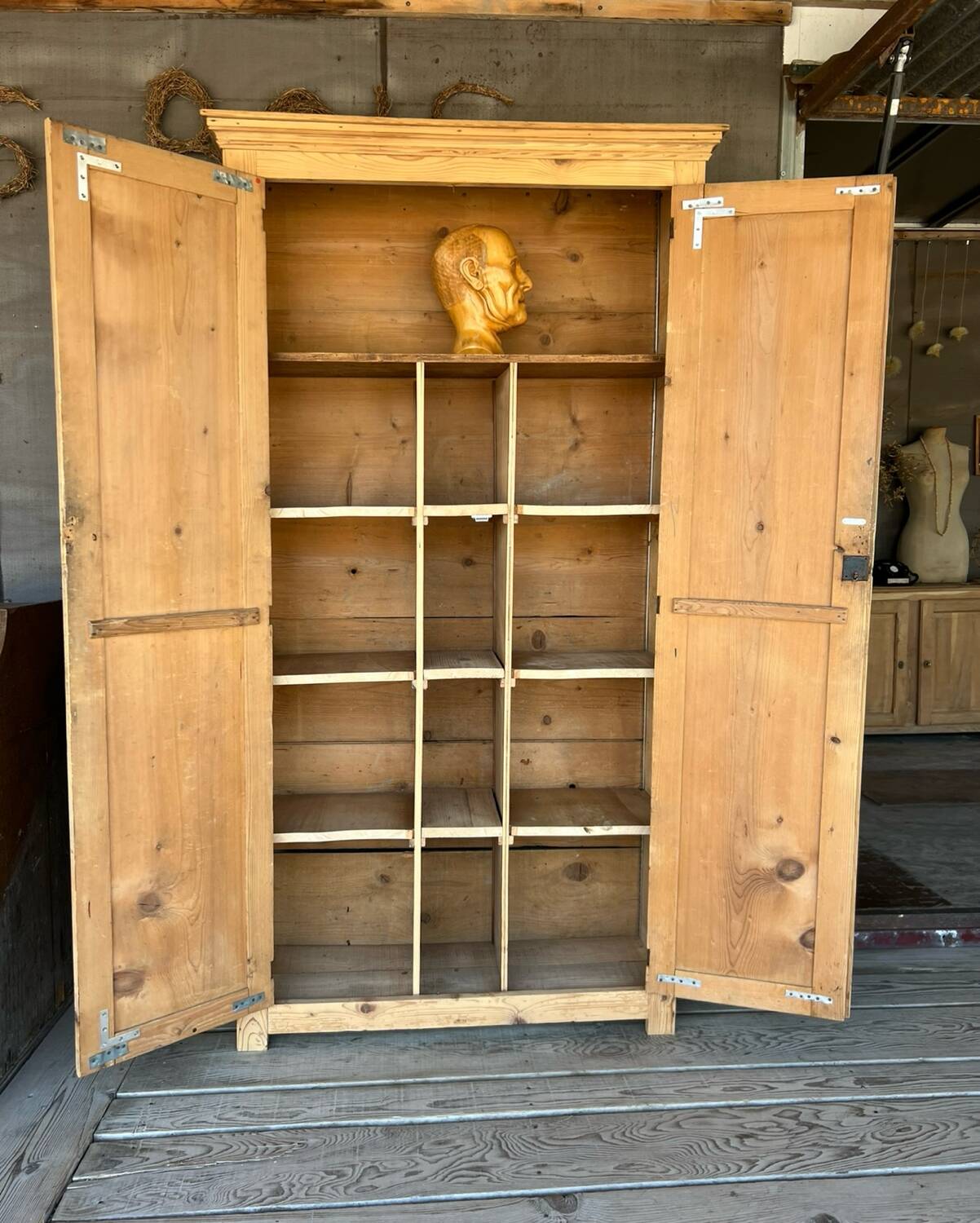 Armoire parisienne bois brut