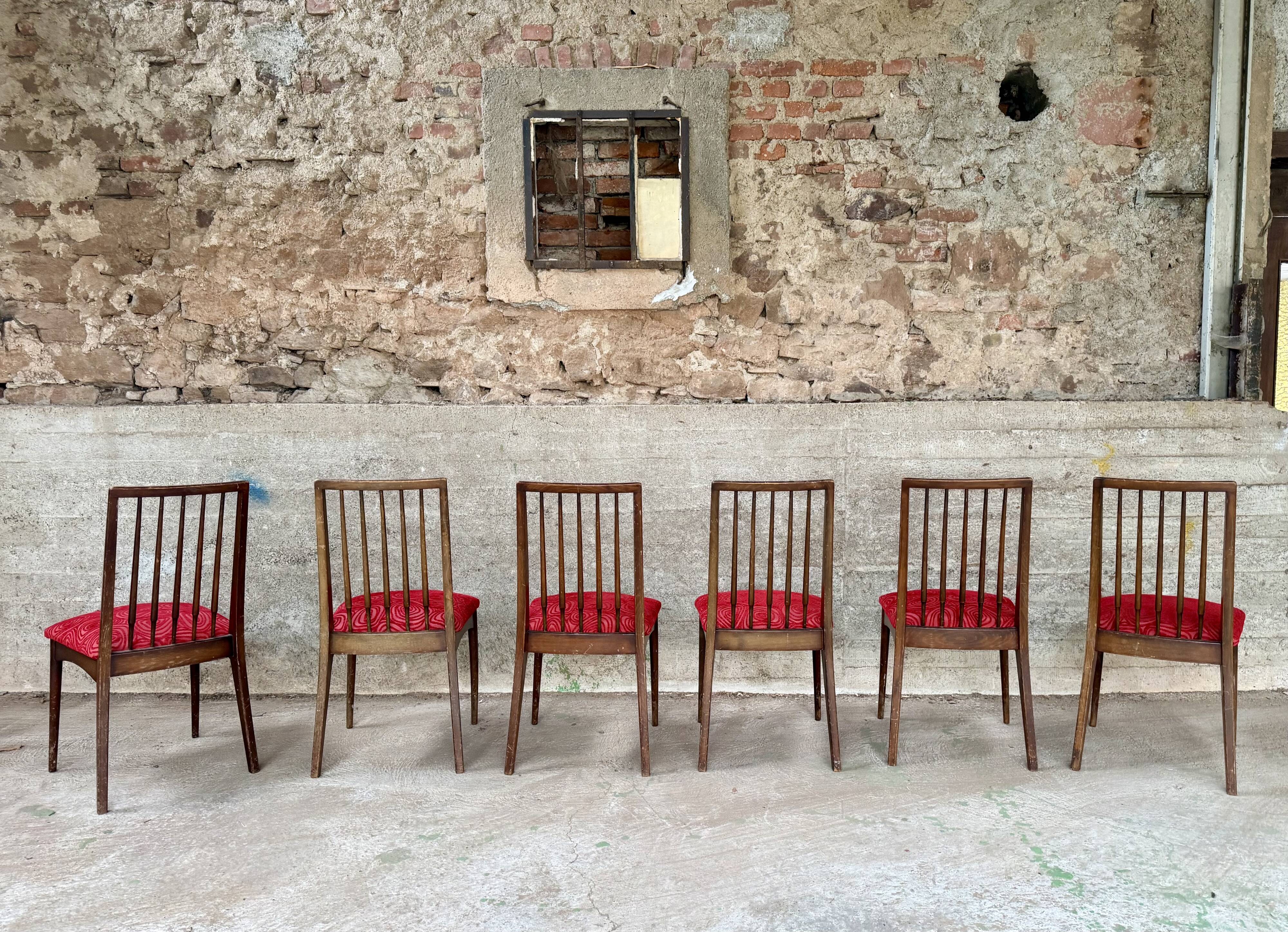 Set of 6 vintage wooden chairs – Psychedelic red fabric