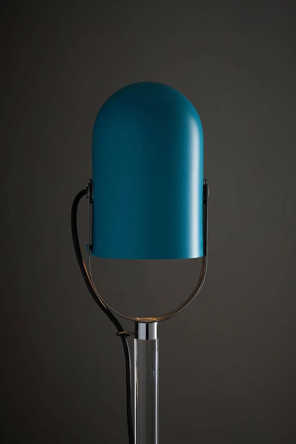 Lampadaire turquoise, fut en plexiglas, par Cosack