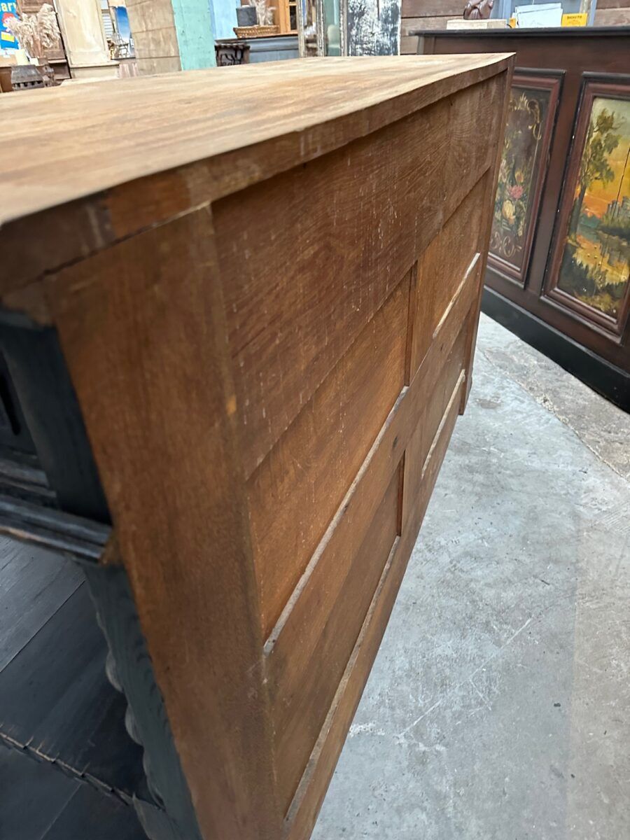 Console from the 19th century in oak.