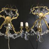 Paire d’appliques à 3 lumières en bronze et cristal