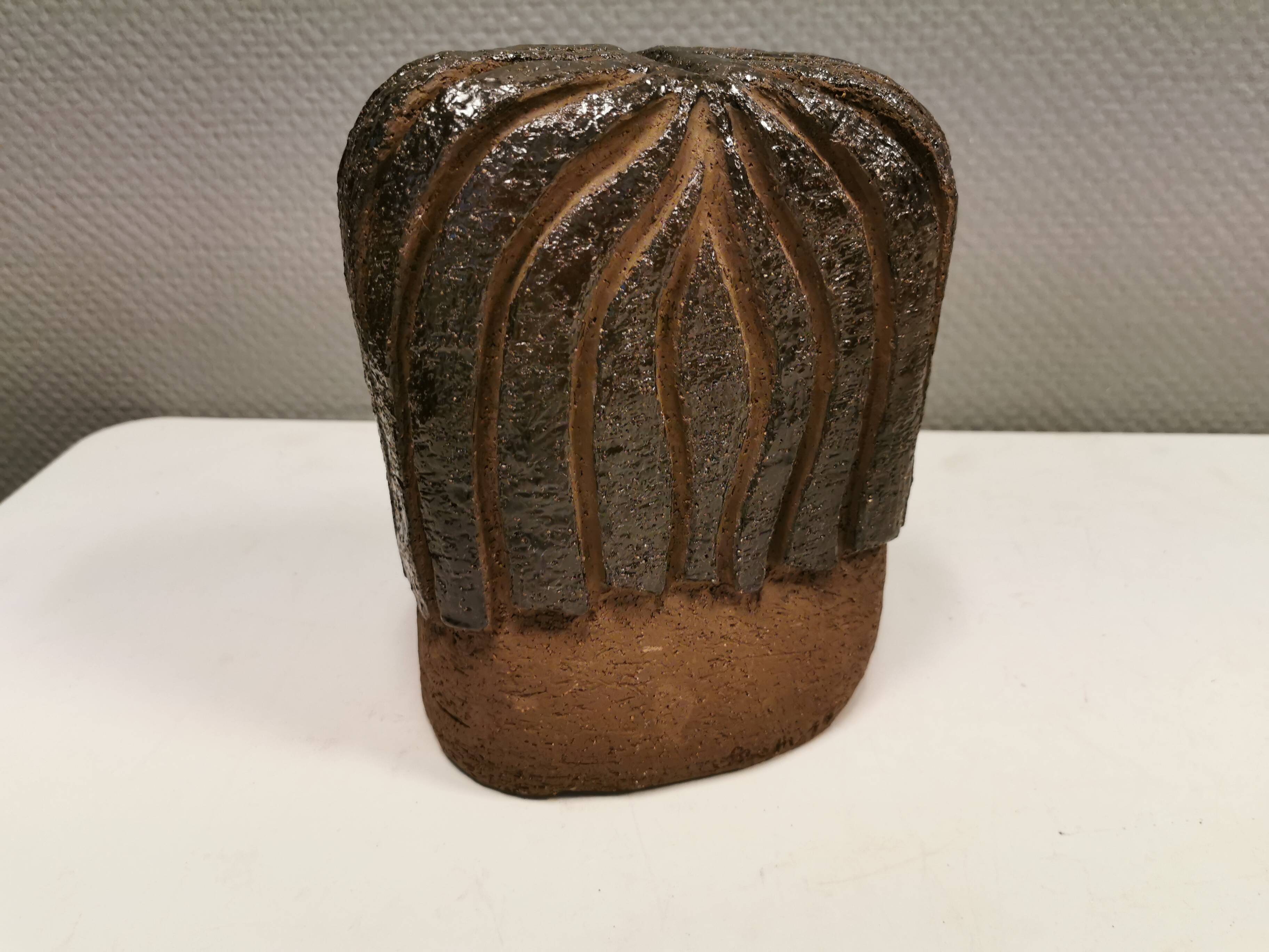 Decorative ceramic head from Sloth Ceramics Denmark 1979.