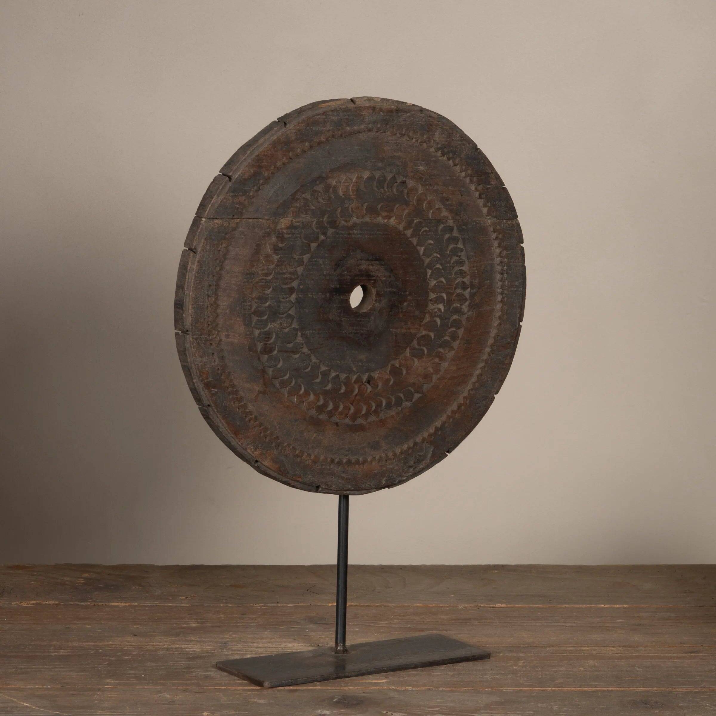 Mandal - Roue en bois indienne sur pied n°3