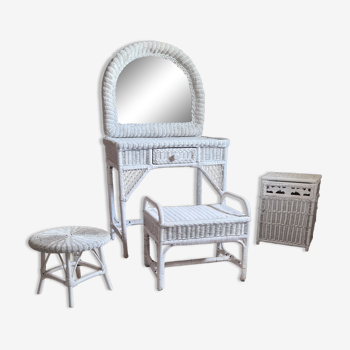 Beautiful dressing table set in wicker and rattan