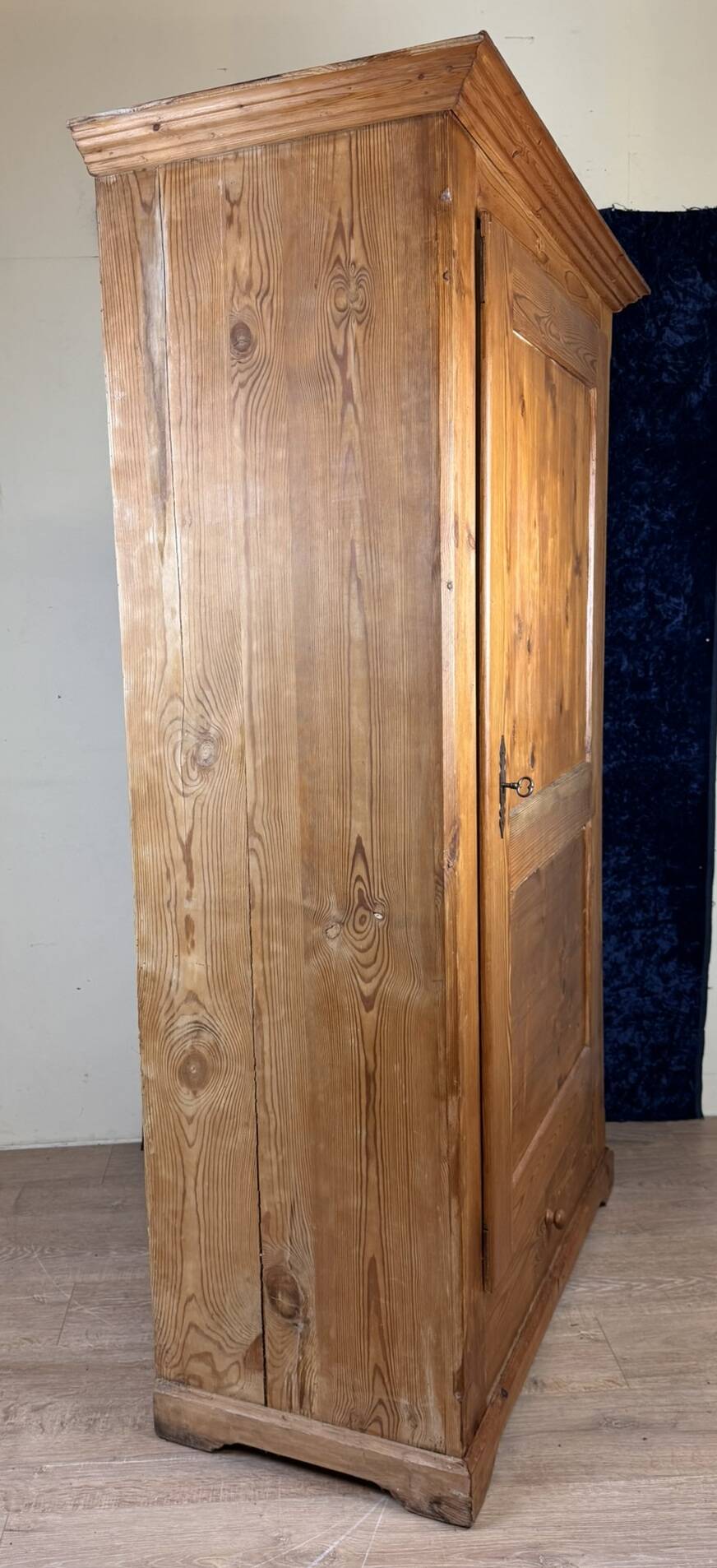 Very pretty Savoyard fir bonnet maker
