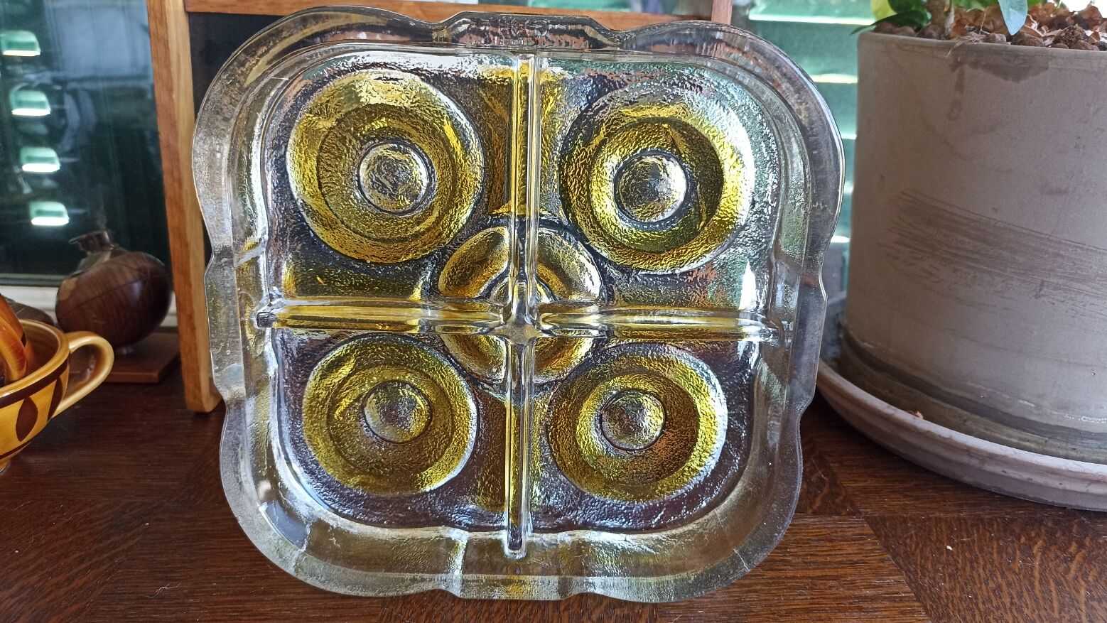 Dish with presentation compartments Walther kristallglass yellow