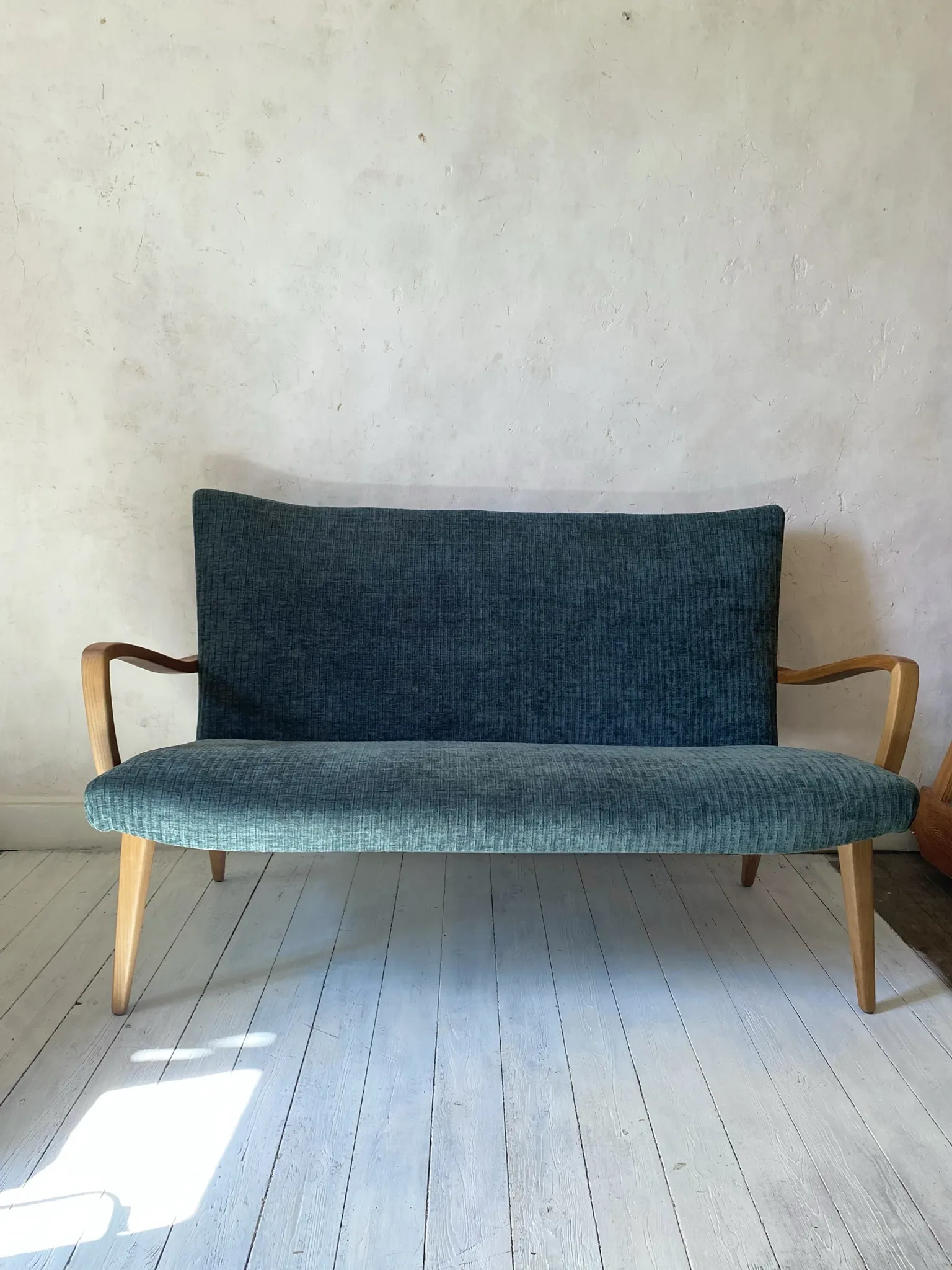 Banquette vintage scandinave rénovée 