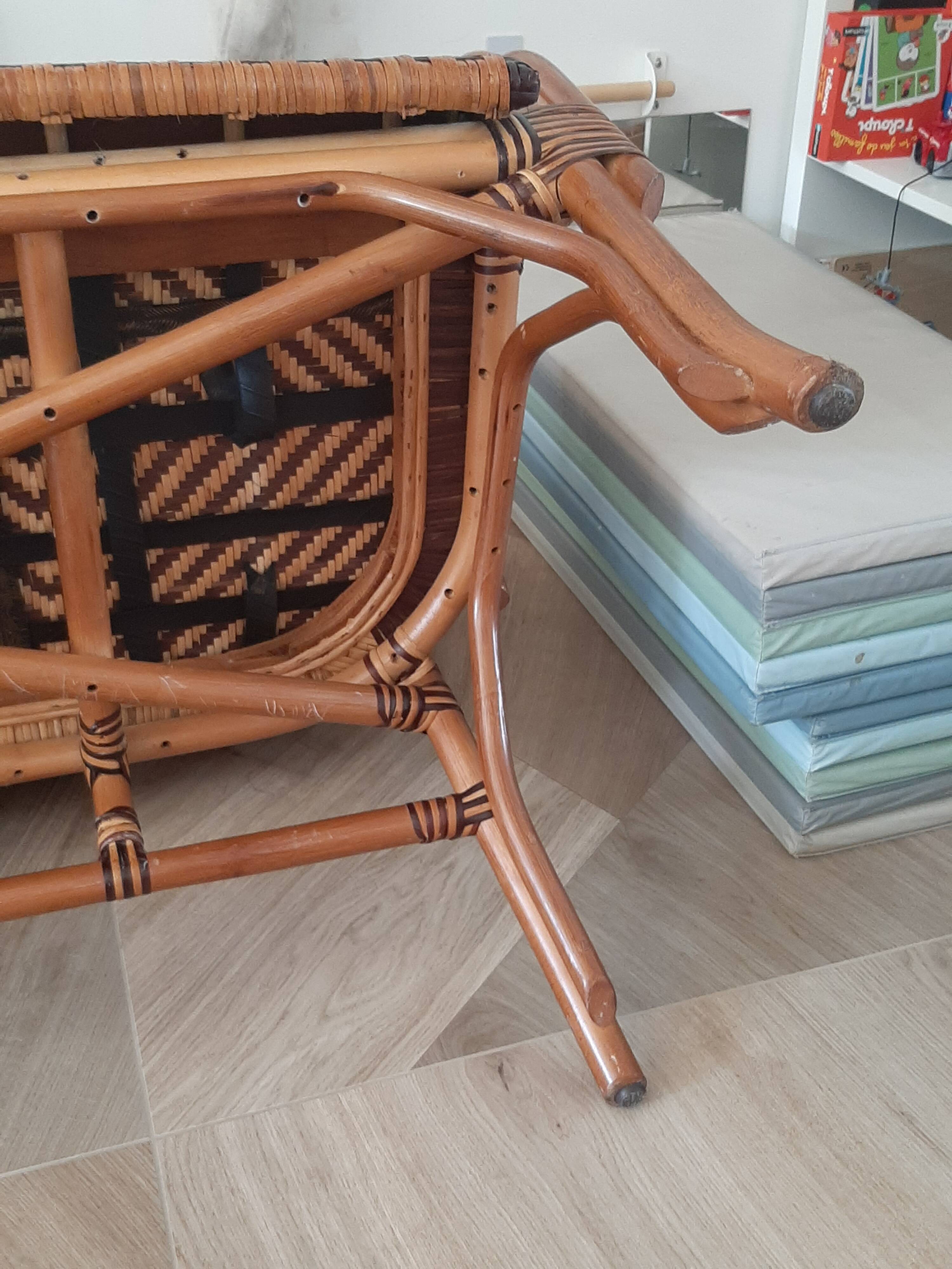 Vintage -Braided rattan sofa - chevron pattern