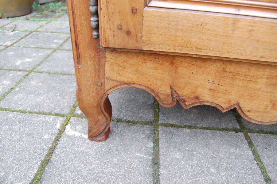buffet louis XV en merisier du 19e siécle
