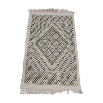 Tapis blanc et vert ethnique  75x135cm