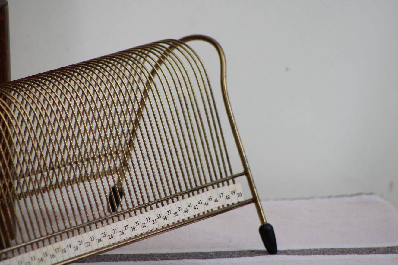 Gold metal vinyl holder