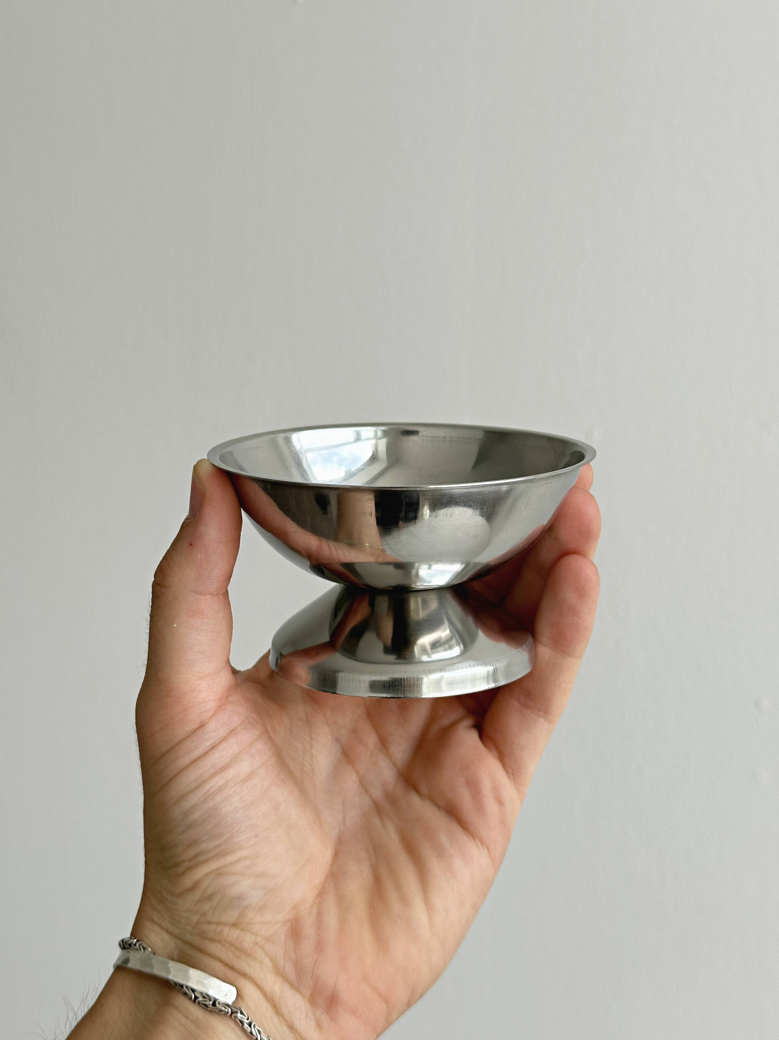 Set of 6 polished stainless steel footed bowls