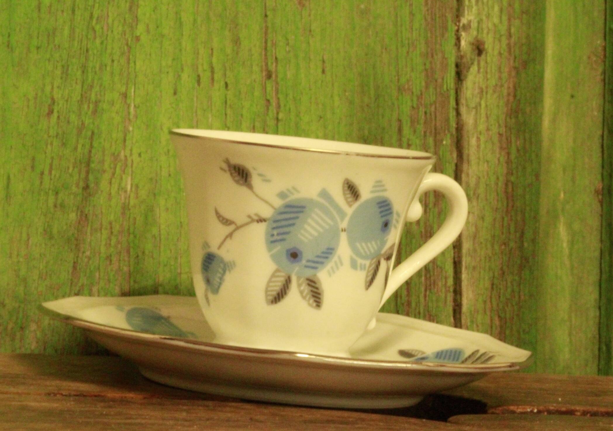 Lot of old cups and saucers