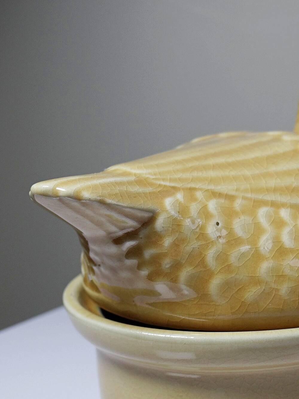 Small vintage terrine GEO from the 50s-60s, beige ceramic duck.