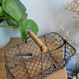 Basket wire handle wood