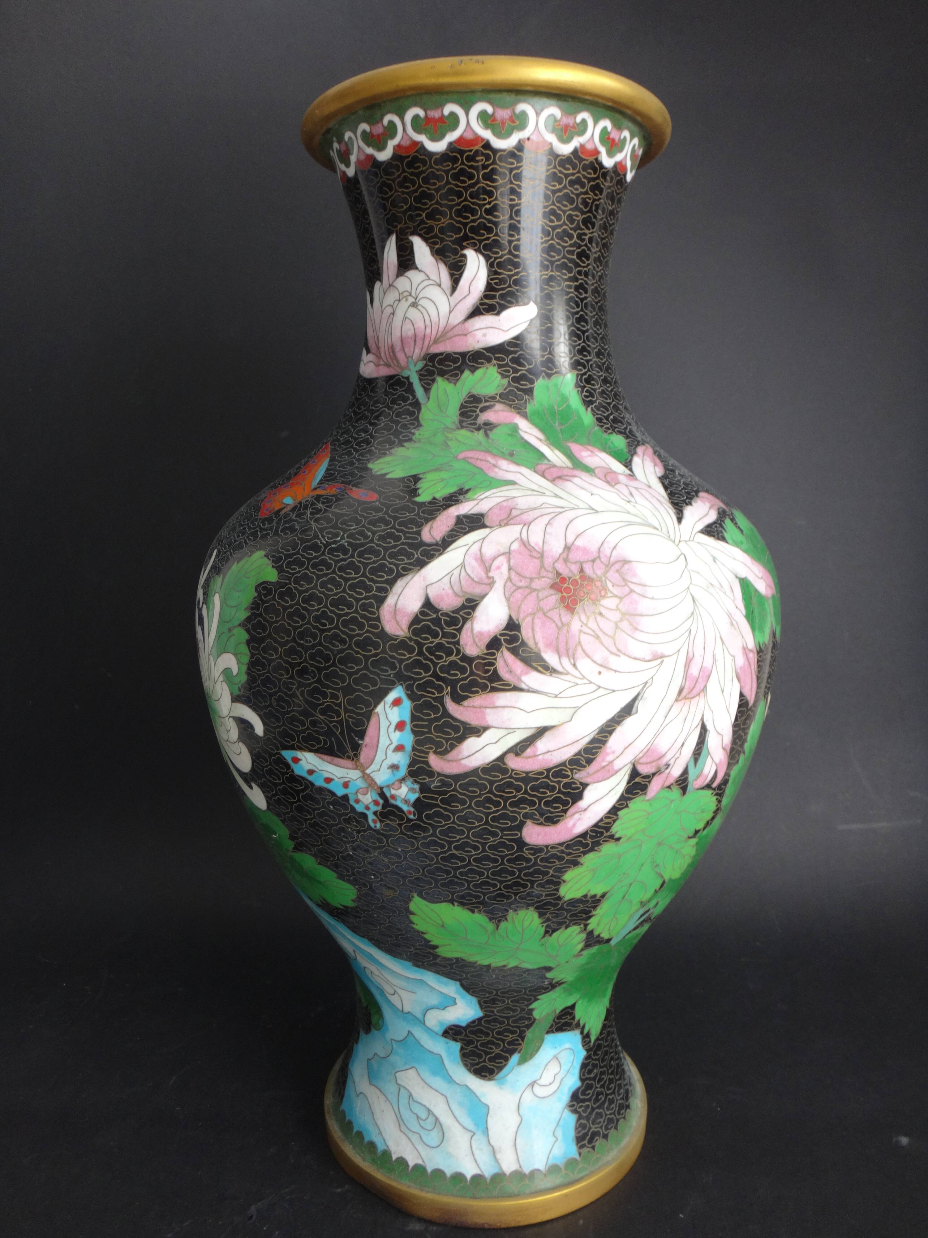 Vase in Chinese partitioned enamel butterflies