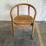 Chaise curbée avec assise ronde