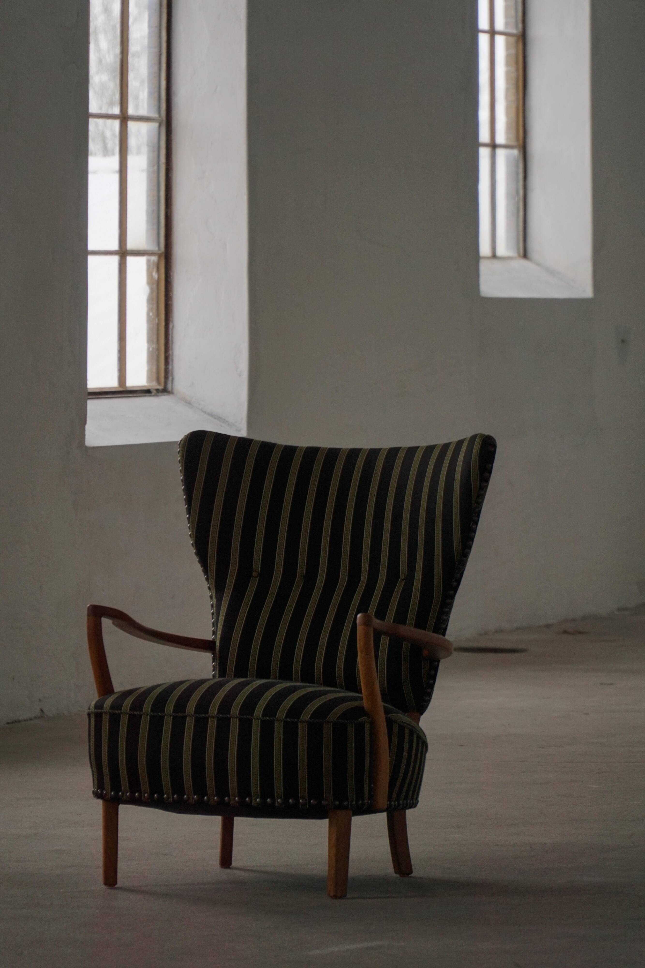 Danish mid-century chaise longue with a convertible backrest in oak, Viggo Boesen, 1950s.