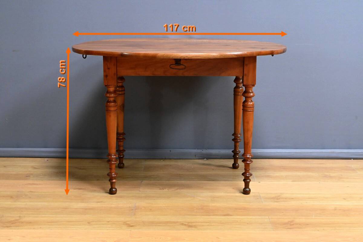 Table for 4 to 10 people with cherry wood extensions, Louis Philippe style – Late 11th century