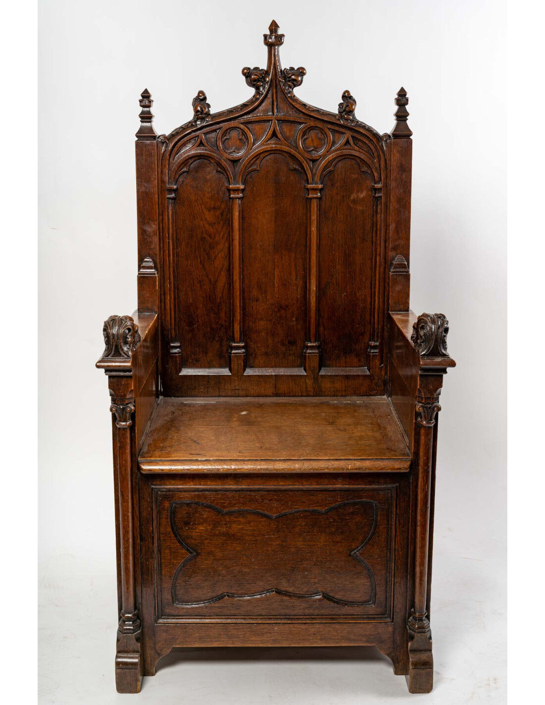 Neo-Gothic armchair in walnut, 19th century
