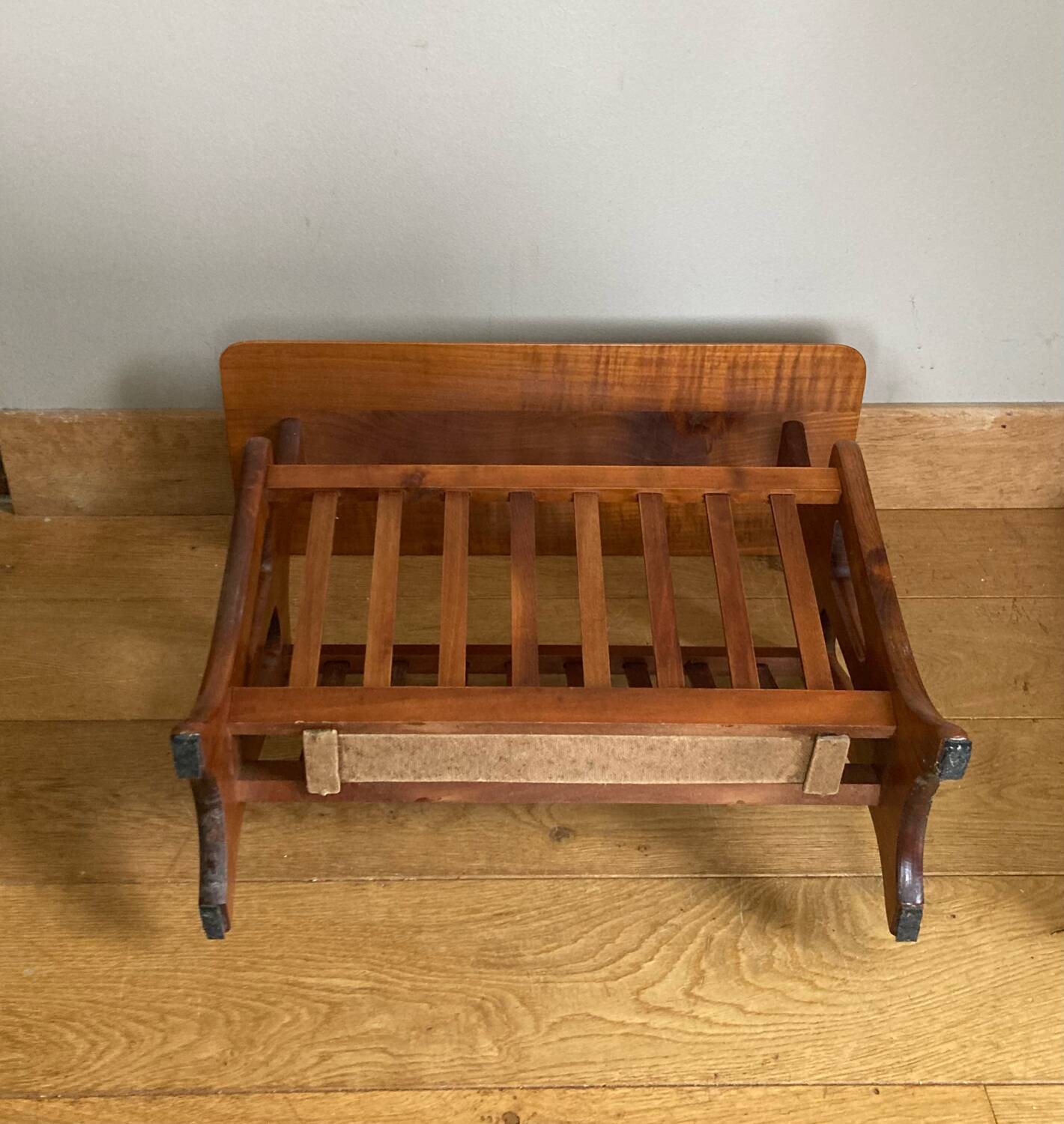 Vintage magazine rack with shelf, Solid cherry wood side table from the 1990s