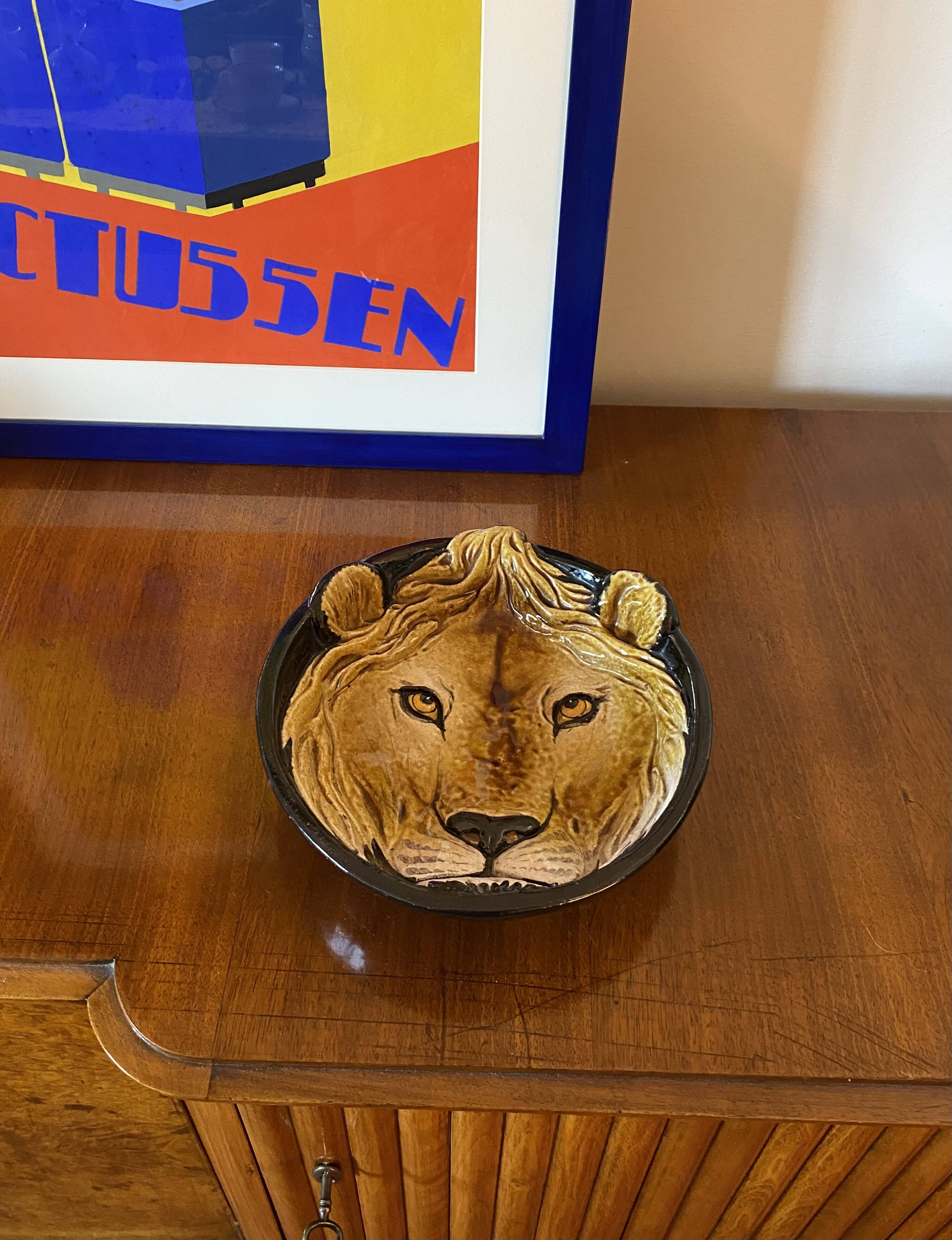 Mid-century lion ceramic plate / vide poche, Italy 1970s