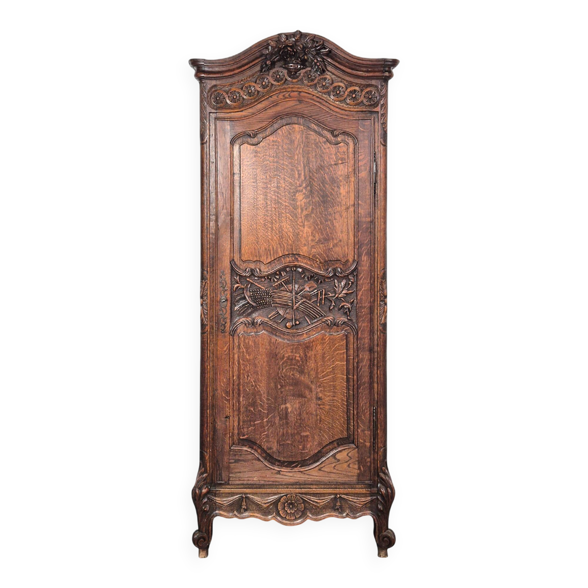 Norman bonnetière carved in solid oak