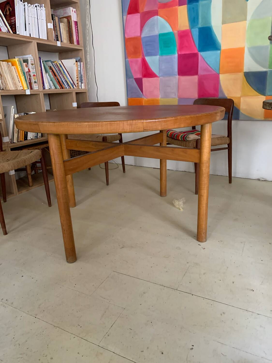 Round dining table "Dordogne" C. Perriand